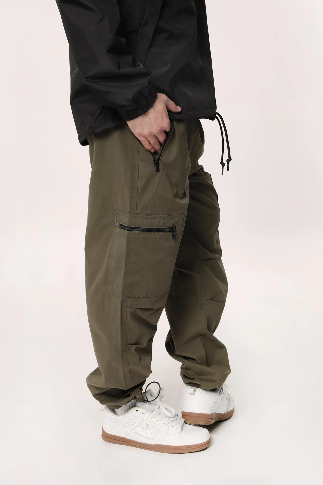 Jogger Cargo en Micro Parachute Amnesia Homme