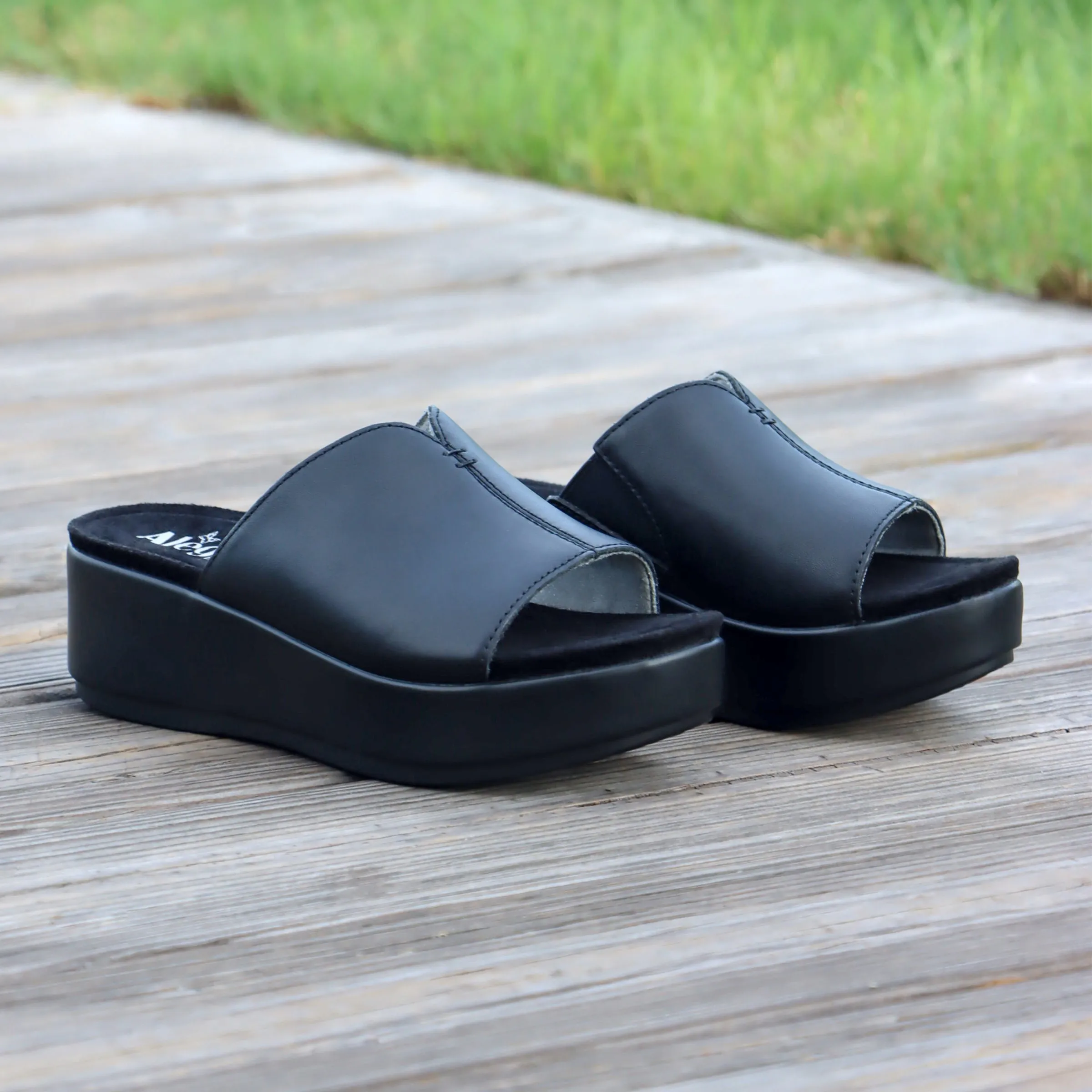 Triniti Coal Sandal